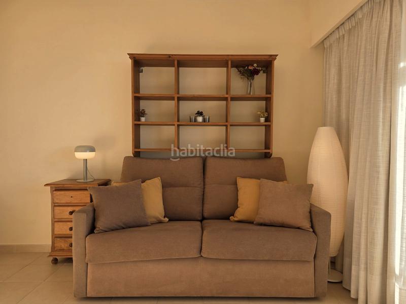 Foto 51422c88-6943-49bd-977f-55b3afea14f2. Estudi amb piscina a Romana Playa Marbella