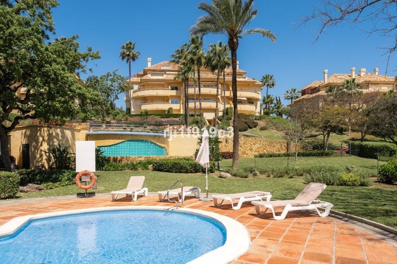 Foto 6ac26b23-b236-44dd-9078-e8cea5768f33. Apartament a avenida de las cumbres 9a a Elviria Marbella