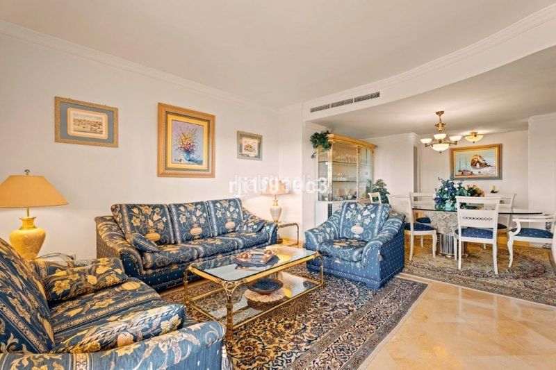 Foto a4cffabf-b4ef-4d8d-be5f-a9b7bb19c59b. Apartament a avenida de las cumbres 9a a Elviria Marbella