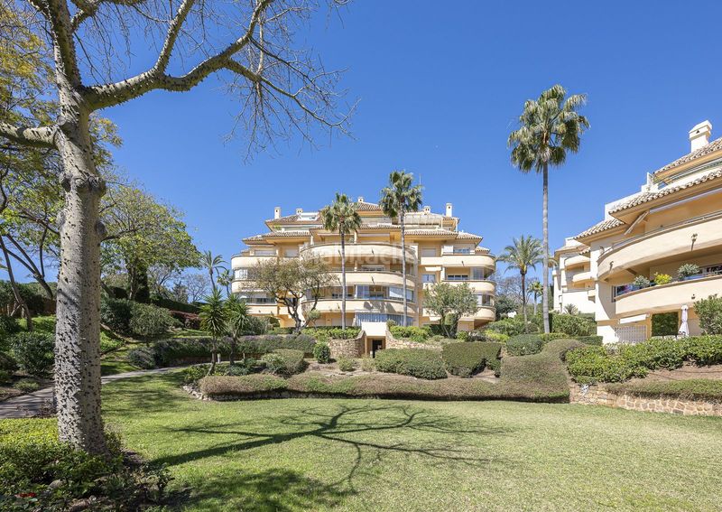 Foto fb577e48-c755-400a-bca2-fff85baa227d. Apartament a avenida de las cumbres 9a a Elviria Marbella