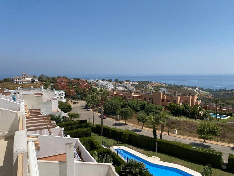 Foto dc896f70-2c03-433f-8102-49169d570deb. Semi detached house with pool in Chullera Manilva