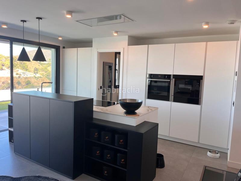 Foto f503dae3-974f-40bd-b427-7a8a470fe0ab. Dachwohnung mit pool in Cancelada Estepona