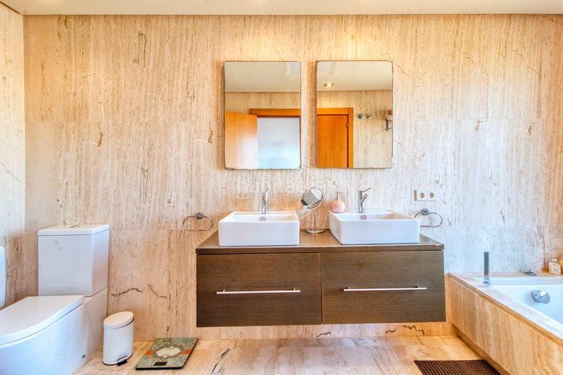 Foto 792e5ac8-0e70-4223-9139-3a9a75fc3630. Maison jumelée dans avenida sierra nevada 20 dans Chullera Manilva