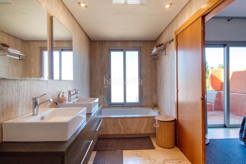 Foto 8ca7ec2c-3c61-4cd3-8e99-ba96060e1e53. Maison jumelée dans avenida sierra nevada 20 dans Chullera Manilva