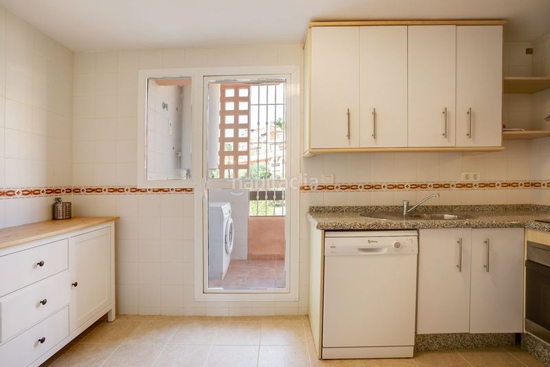 Foto 6e30e0a8-aa26-46c7-a80d-88476a3a713d. Apartament amb piscina a Casares pueblo Casares