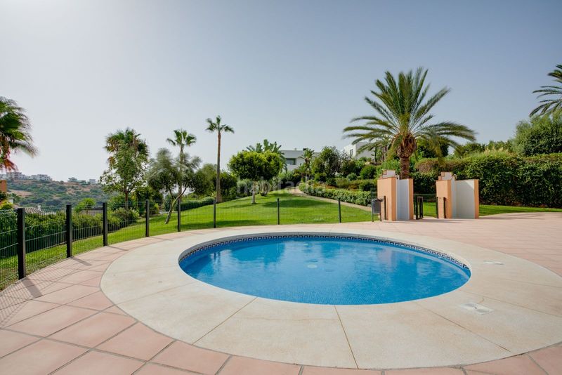 Foto 8b543b63-dccc-42df-93e7-4f92318f3c82. Apartament amb piscina a Casares pueblo Casares