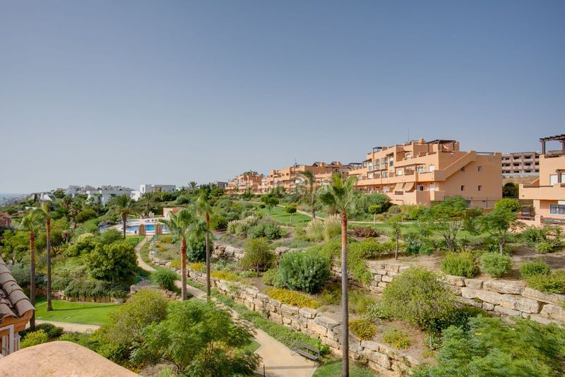 Foto ee3393f5-dfb9-4083-ba3a-acc16efd356e. Apartament amb piscina a Casares pueblo Casares
