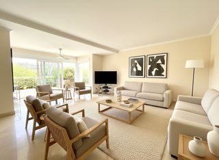 Semi detached house in Avenida tomás pascual 54