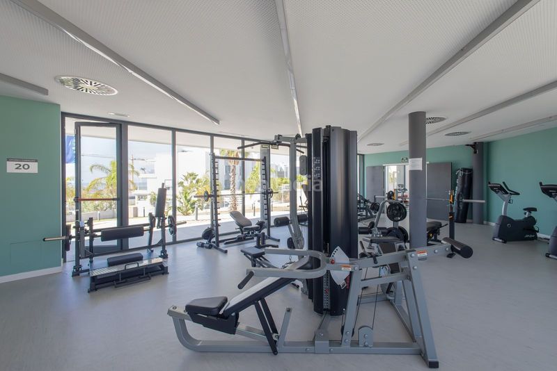 Foto d82f63ad-ed0b-4894-9984-a2b0c69fb4ff. Apartament a calle real 64 a Centro Estepona