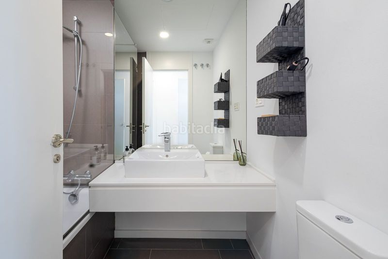 Foto 796010f3-0588-41d3-987f-2e0cf2ea077c. Apartamento en calle real 64 en Centro Estepona