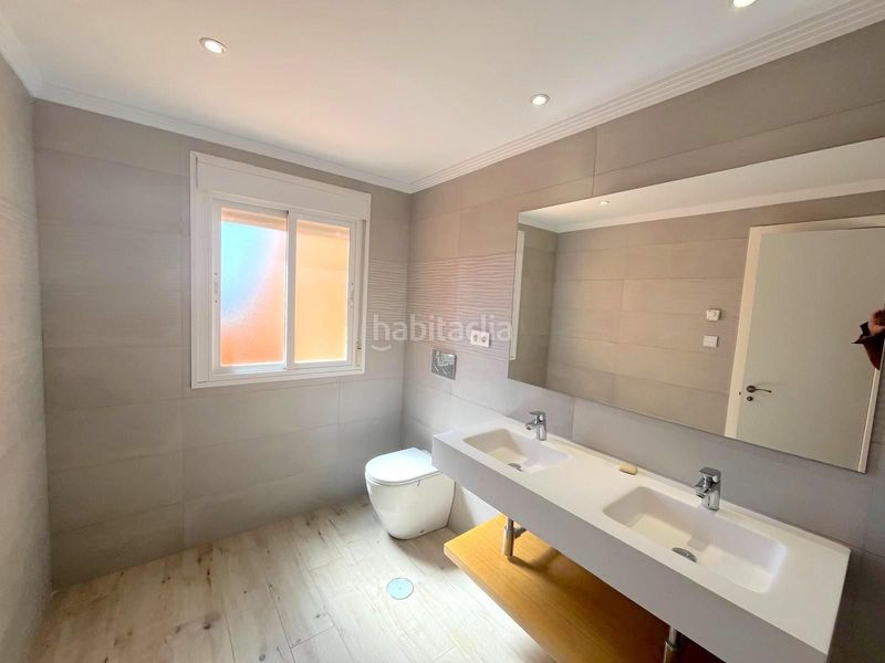 Foto a46e2ce9-b9c8-495f-91db-e1f3fd35b336. Maison jumelée dans calle felisa de cortes 8d dans La Alquería Benahavís