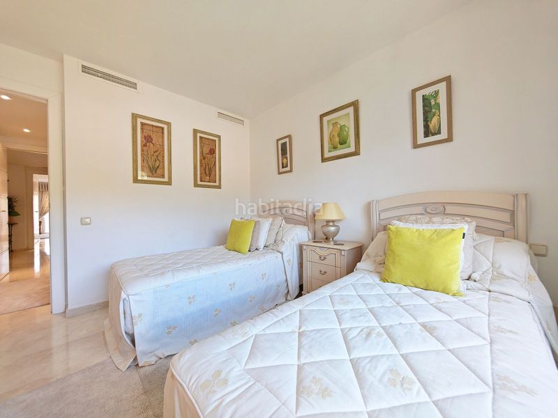 Foto 15cb8fc9-20ed-43b1-9026-a32a7550d634. Appartement in urbanización golf Río Real 1d in Río Real Marbella