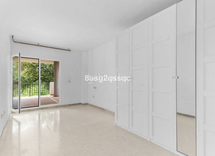 Foto 6f73769a-f8bf-45a7-b881-eb1afea2bf5f. Apartament a calle hiedra 6 a Elviria Marbella