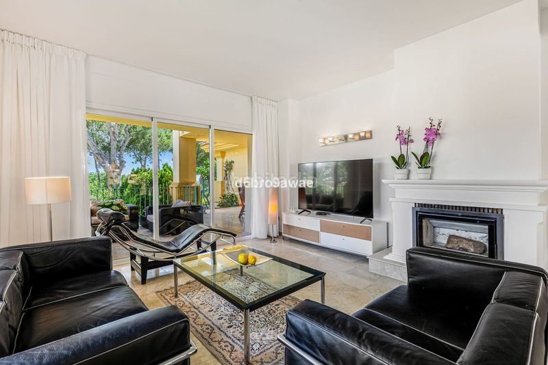 Foto a394cee8-200b-4819-9abb-8d74a1f172ac. Casa adosada en urbanización golf Río Real 1d en Río Real Marbella