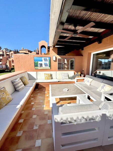 Foto 6deeab21-f8ad-489c-9bbd-06ab4d3a9597. Apartament a avenida de los andaluces 37 a Casasola Estepona