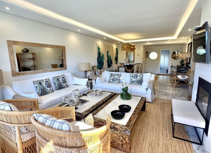 Foto ed18fb4a-704d-4f3f-9faf-33d006203683. Apartament a avenida de los andaluces 37 a Casasola Estepona