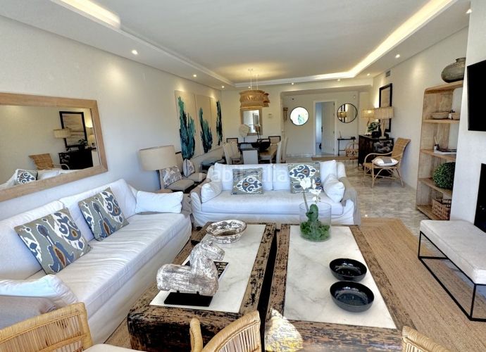 Foto eee26bee-60ed-4a3f-884f-89d2aef92efd. Apartament a avenida de los andaluces 37 a Casasola Estepona