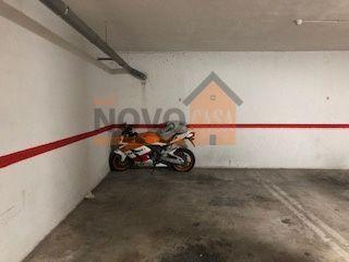 Posto auto  Dos de maig