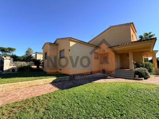 Casa  Sierramar. Chalet independiente en la urbanización sierramar