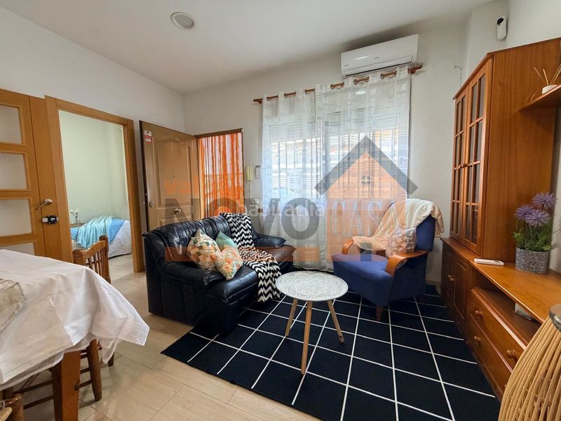 Foto 783d2d67-3bfd-4f69-86e8-3853cd70a9f0. Casa adossada a Picassent
