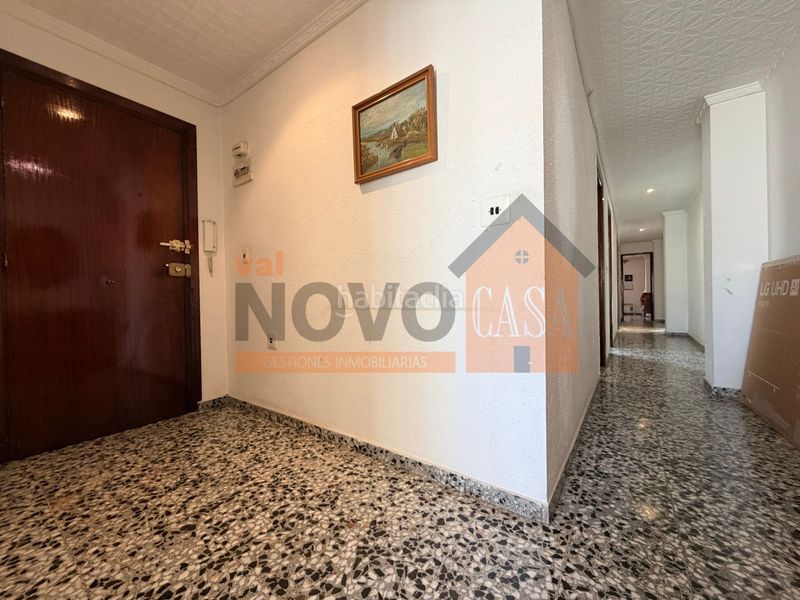 Foto b71e9a83-6198-4968-89ef-44a882567508. Pis a Silla