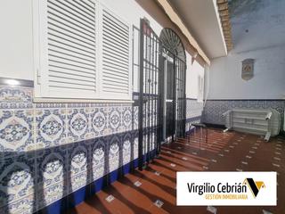 Maison à Centro. Vc1103. se vende amplia vivienda en chipiona con dos plantas. en