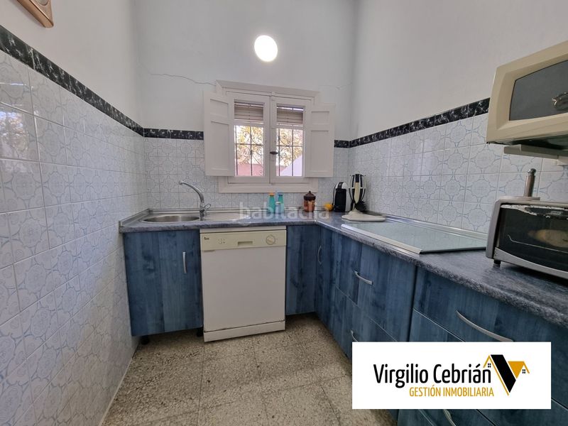 Foto c7315e5c-da8f-4fc8-b7fc-369b94e3baa9. Casa amb aparcament a Avenida de Rota Chipiona