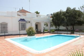 Chalet in Playa de la Regla. Vc753 magnifico chalet, zona playa de regla, parcela de 1.470 me