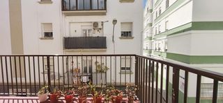 Flat in Asdrúbal - Bahía Blanca. Piso amplio con terraza y trastero zona avenida san severiano