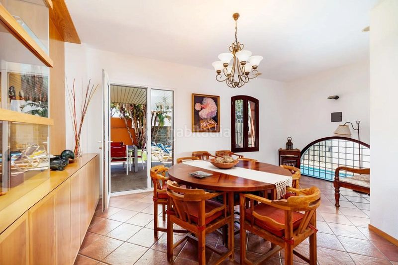 Foto 7d7c7f78-cc8f-40a6-bdda-b82004fe6f69. Xalet amb aparcament piscina a Núcleo urbano Chiclana de la Frontera