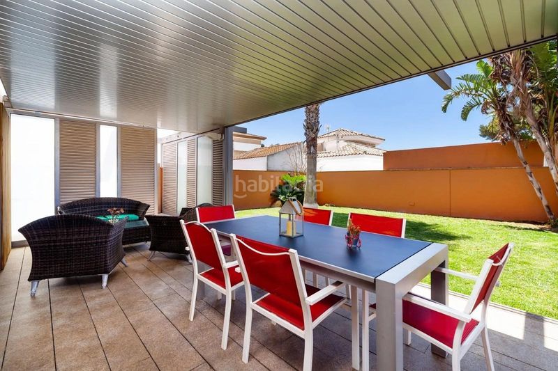 Foto cea44338-ad56-4ba7-9042-04f9a81aaac8. Xalet amb aparcament piscina a Núcleo urbano Chiclana de la Frontera