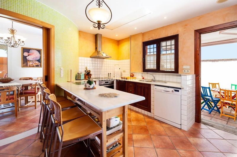 Foto d5c5524d-9880-4d76-aeda-d31ccf2fb7a6. Xalet amb aparcament piscina a Núcleo urbano Chiclana de la Frontera