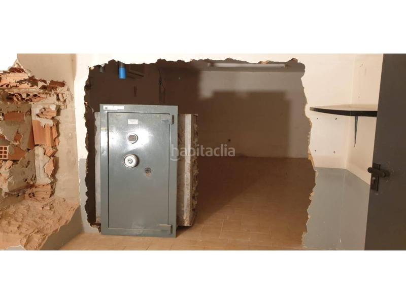 Foto 5817fd43-b7cb-49e2-865b-6f66c4672a89. Local comercial en jose vidal canet 18 local en venta en Carcaixent