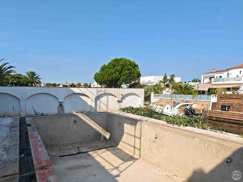 Foto 311026d8-3cdf-46d5-89dd-3e7b5b65c533. Casa con riscaldamento parcheggio piscina in Cap Ras - Creus - Falconera Empuriabrava