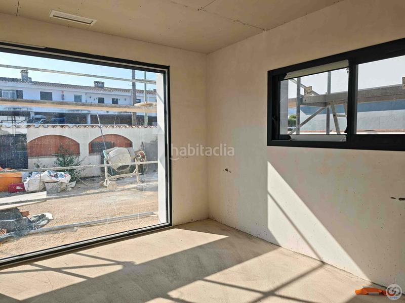 Foto 451a9bab-8b2a-476f-8fb1-c57b2ef50f88. Casa con riscaldamento parcheggio piscina in Cap Ras - Creus - Falconera Empuriabrava