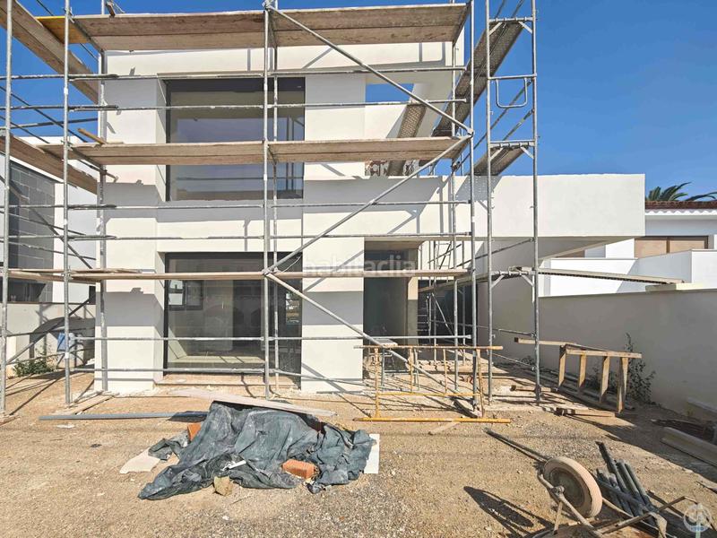 Foto 47e33b02-f8bc-4ca5-8779-e3ca0db52f29. Casa con riscaldamento parcheggio piscina in Cap Ras - Creus - Falconera Empuriabrava