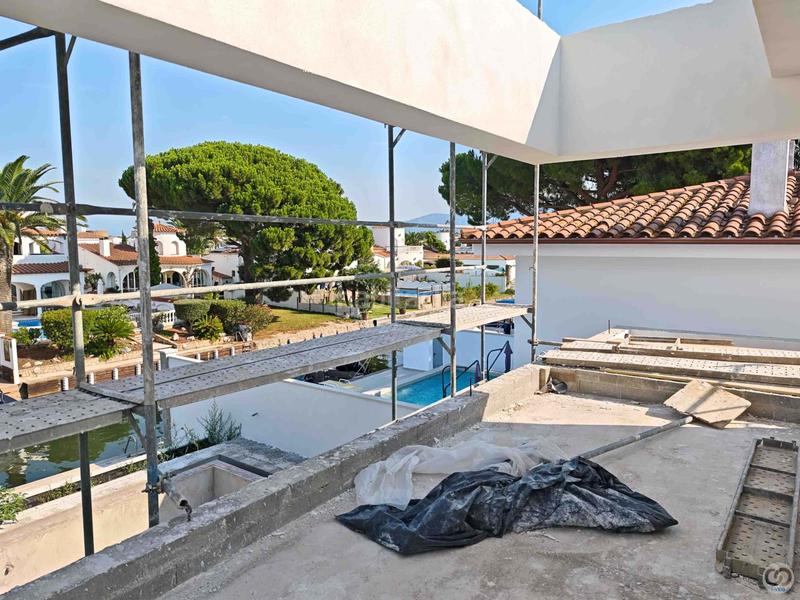 Foto 4a0caf53-4604-4a46-84a3-59fba3cf8040. Casa con riscaldamento parcheggio piscina in Cap Ras - Creus - Falconera Empuriabrava