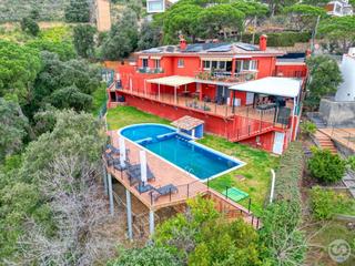 Maison à Urbanitzacions. Exclusiva casa unifamiliar en mas semi platja daro, 530m sobre p