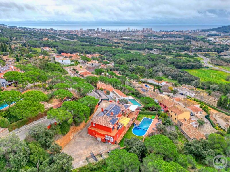 Foto 5393f23d-79d4-498e-acf8-0974a36b7897. Casa exclusiva casa unifamiliar en mas semi platja daro, 530m sobre parcela de 1.500m con piscina, vistas al mar, 6 dormitorios, garaje en Platja d´Aro