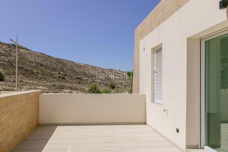 Foto e933c883-599e-4e8f-bcfe-3e1530c399bd. Casa adossada amb aparcament piscina a Algorfa