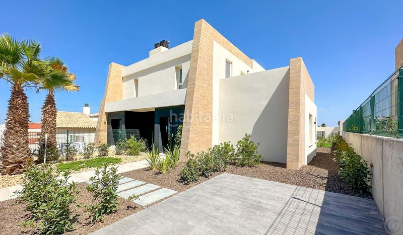 Foto c3a17f15-f952-4cda-9290-6717ce81ab02. Casa adossada amb aparcament piscina a Algorfa