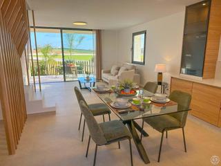 Casa adossada a Desert Spring Golf. Vivienda dúplex de lujo en desert springs con 2 dormitorios, sol