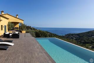 Casa adosada en Sa Riera-Sa Fontansa. Exclusivo conjunto de dos viviendas independientes con piscina,