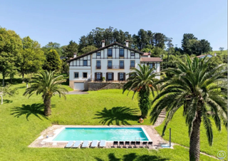 Maison à Igeldo. Villa eulalia es una exclusiva propiedad con linaje real ubicada