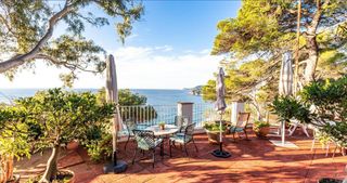 Maison à Montgoda. Exclusiva villa de estilo costa azul con 391 m construidos sobre