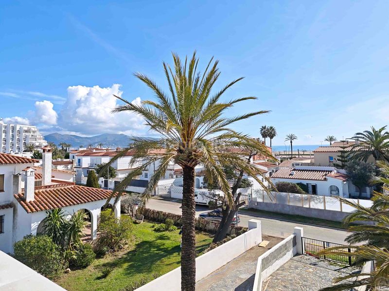 Foto 9f2b3906-4b9e-438f-b19e-dbd3d326a351. Dúplex amb calefacció aparcament a Muga - Gran Reserva - Badia Empuriabrava