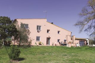 Maison à Centre. Descubra esta encantadora casa de campo en vidreres, girona, con
