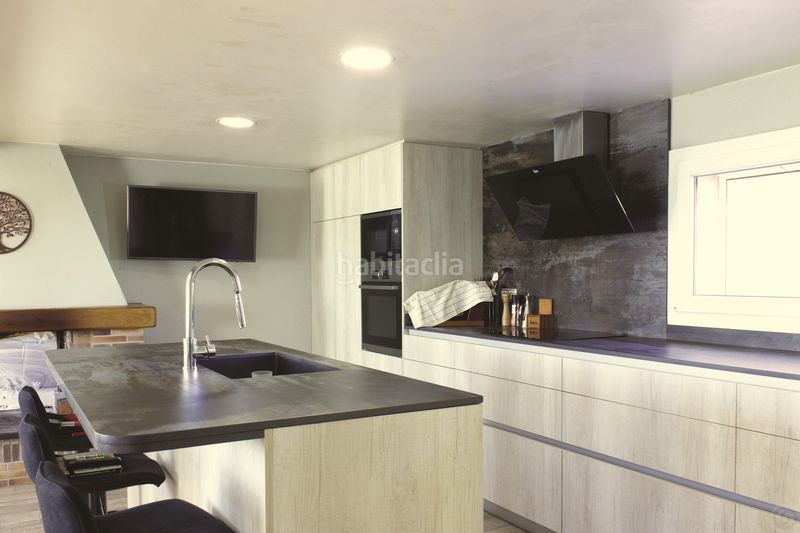 Foto cdf9febd-543e-4abd-864c-89386dc0e8ec. Casa amb calefacció piscina a Centre Vidreres