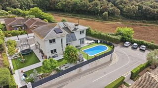 Maison à Palau. Villa contemporánea completamente reformada en palau girona, con