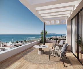 Àtic a Torre de Benagalbón. Apartamentos amplios, cómodos y bien diseñados, con viviendas de